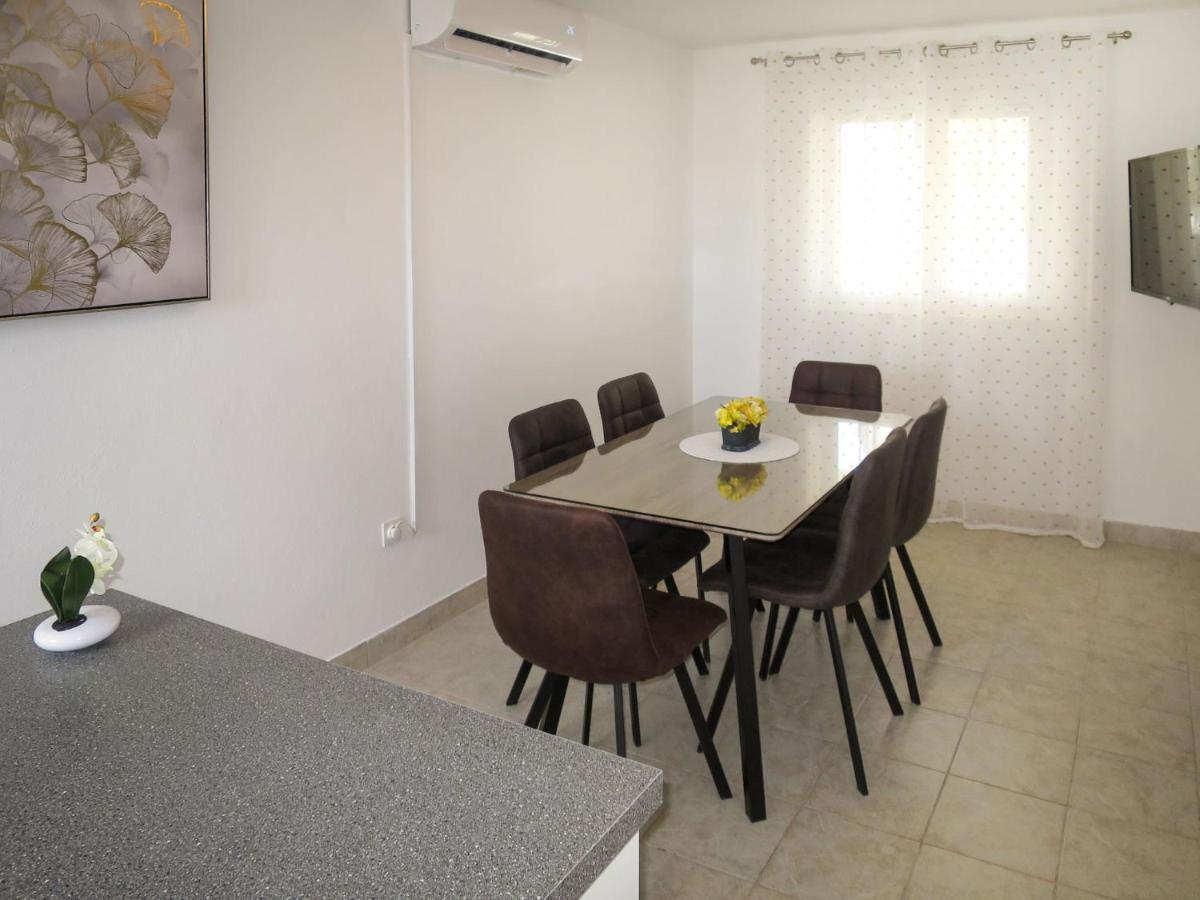 Holiday Home Tone By Interhome Привлака Экстерьер фото